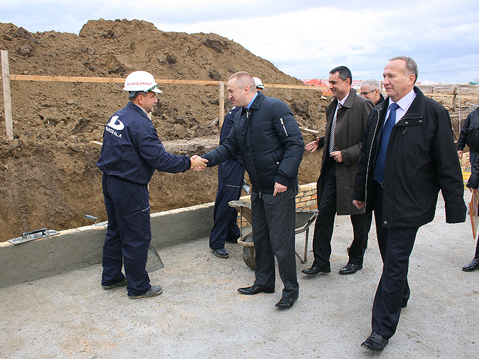03122010_pajtic_ruma_kamen_temeljac_ms