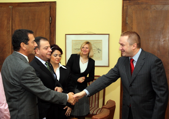 04122008_ambasador_ms