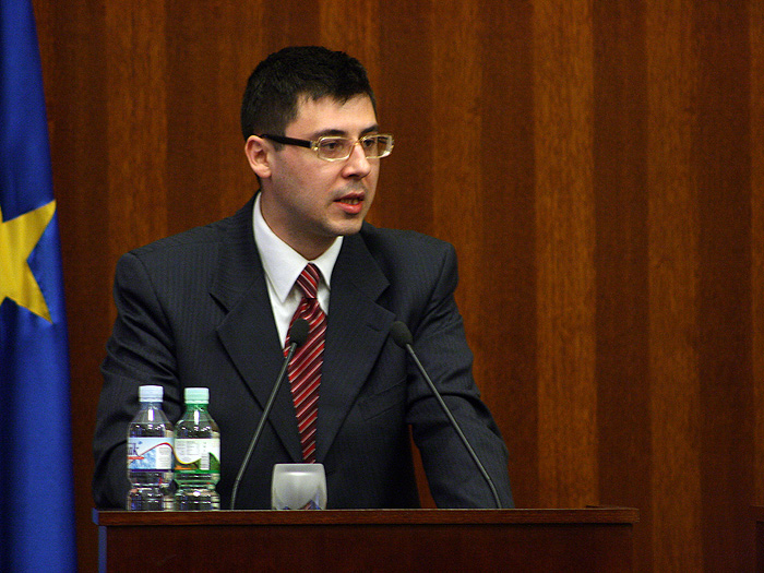 05042011_27_sednica_skupstine%20ms