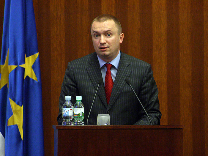 05042011_28_sednica_skupstine%20ms