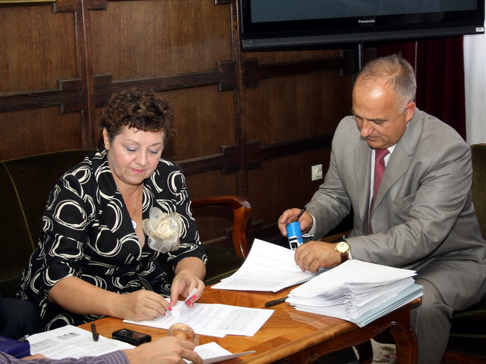 072102011_potpisivanje_ms