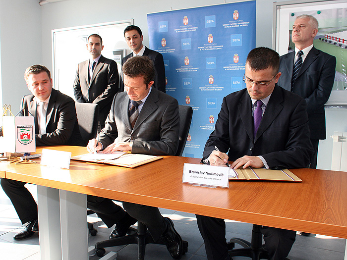 09112011_Vasin_ugovori_s_mitrovica%20ms