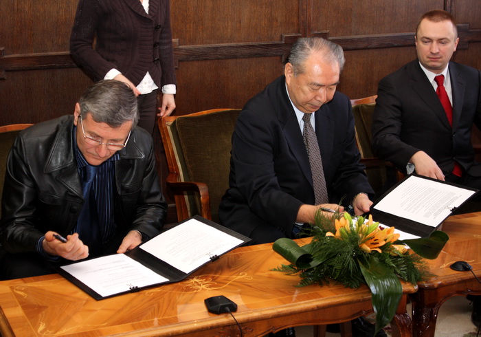 09122008_ambasador_m2s