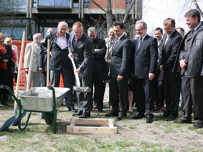 11042011_Pajtic_obilazak_rektorat%20ms