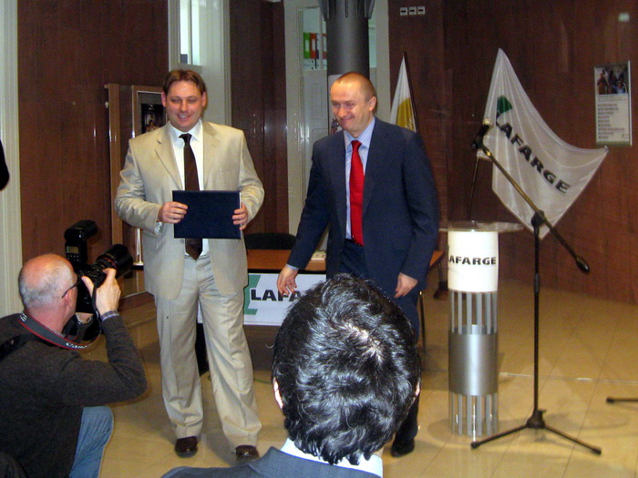 12012010_Lafarge_ms