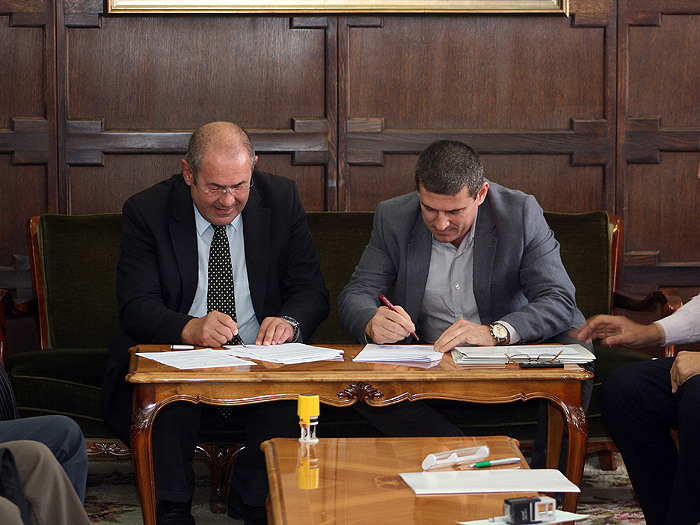 12102011_Pastor_ugovori_izlagaci%20ms