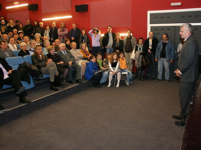 13102011_reka_zivota_ms