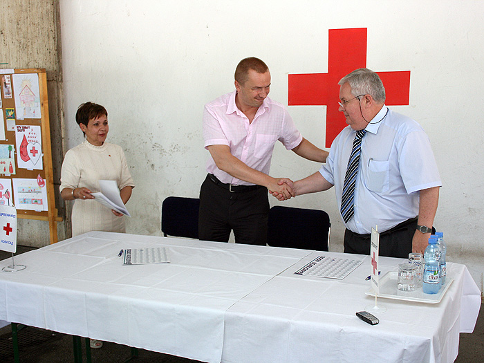 17062011_Pajtic_pomoc_crveni_krst%20ms