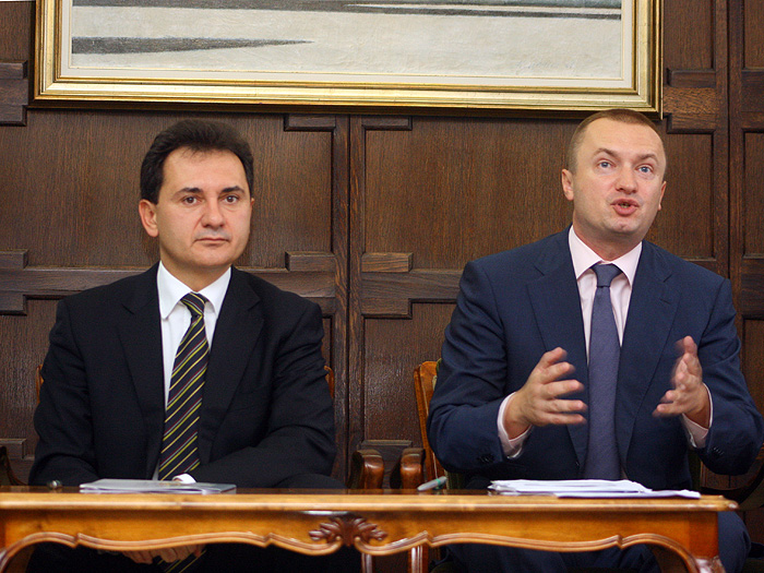 19102010_Pajtic_Djelic_potpisivanje_protokola%20ms
