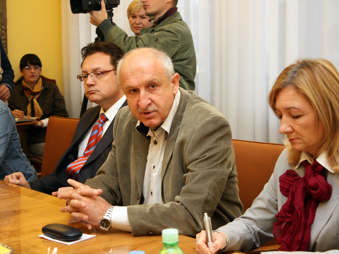 22112010_studenti_ms