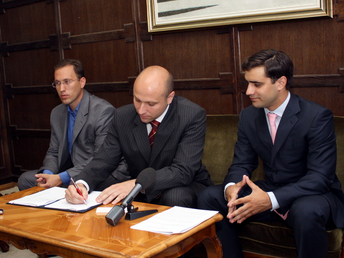 23072009_potpisivanje_ms