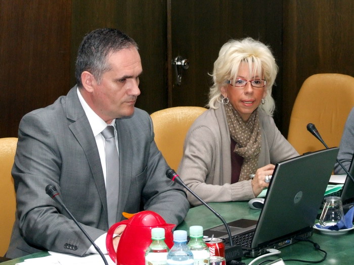 25042012_vlada_ms