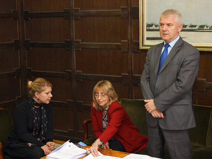 26112010_Vasin_ugovori_udruzenja_zena%20ms