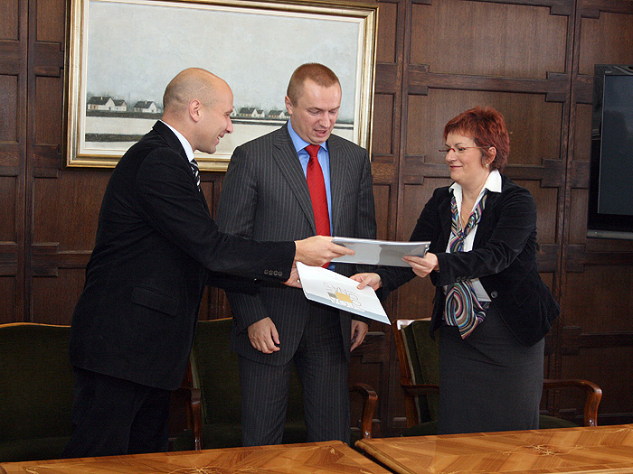 29092010_Pajtic_Dragin_Repac_potpisivanje%20ms