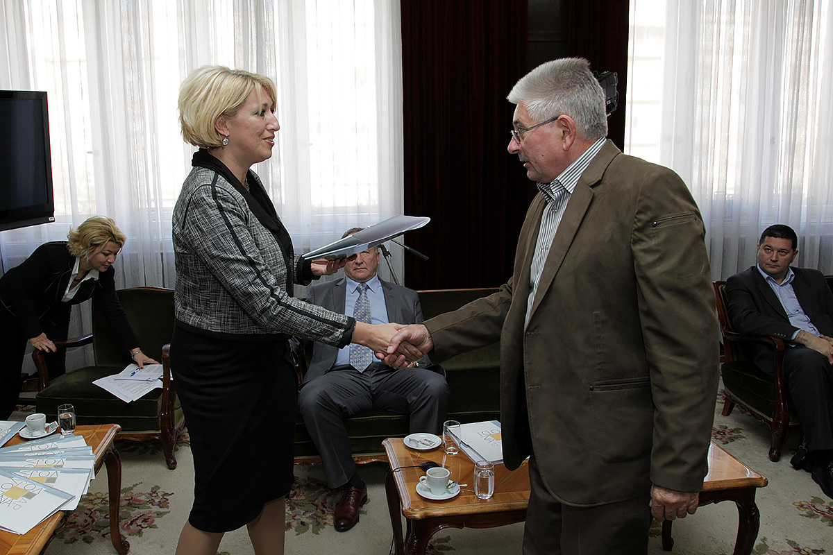19112013_Pavicevic_ugovori 01