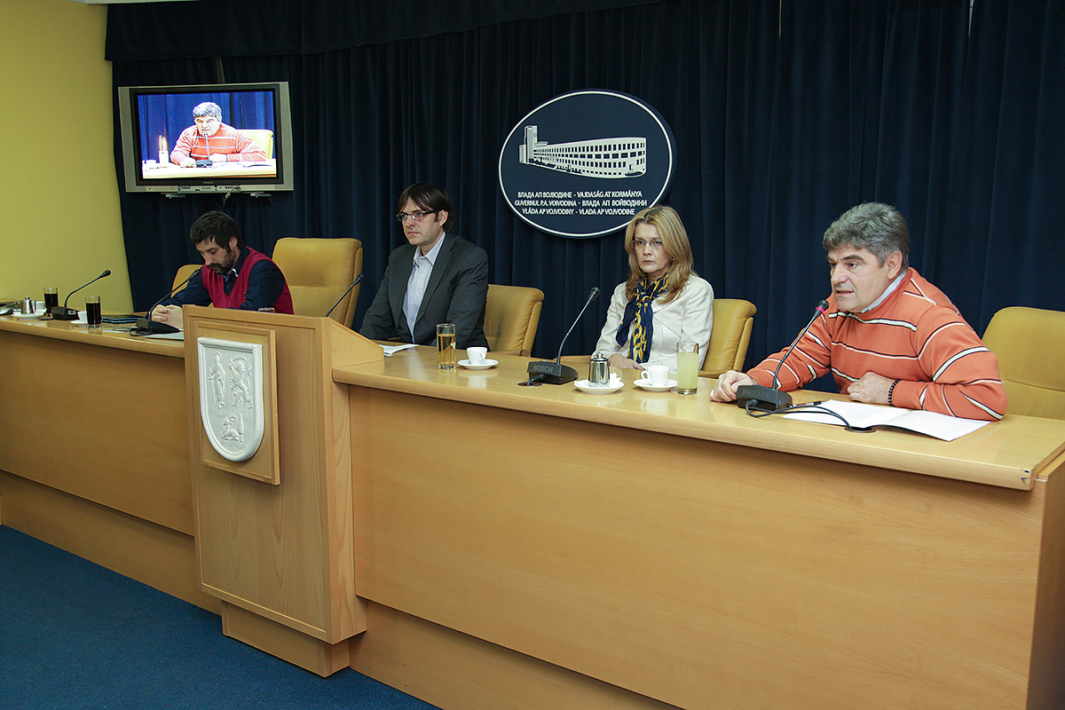 29112013_press_hiv 01