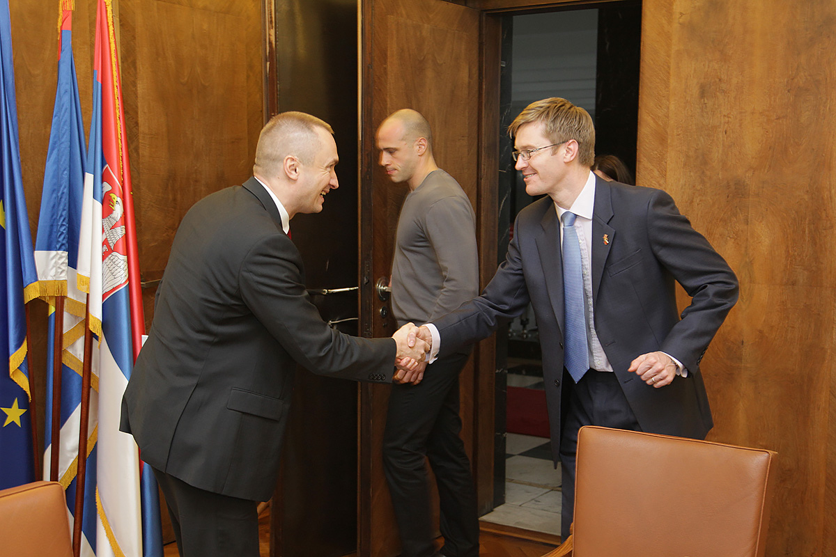 16122013_Pajtic_brit_amb 01