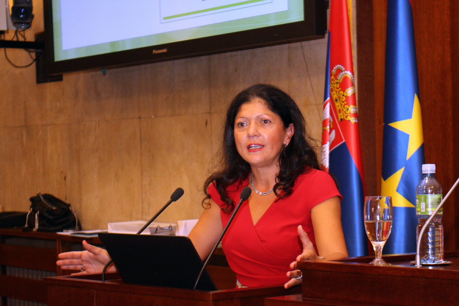 11092014 simpozijum 01