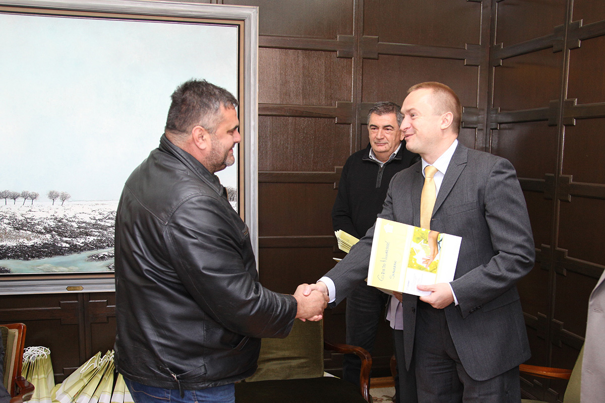 27102014_Pajtic_izbegli_ugovori 01