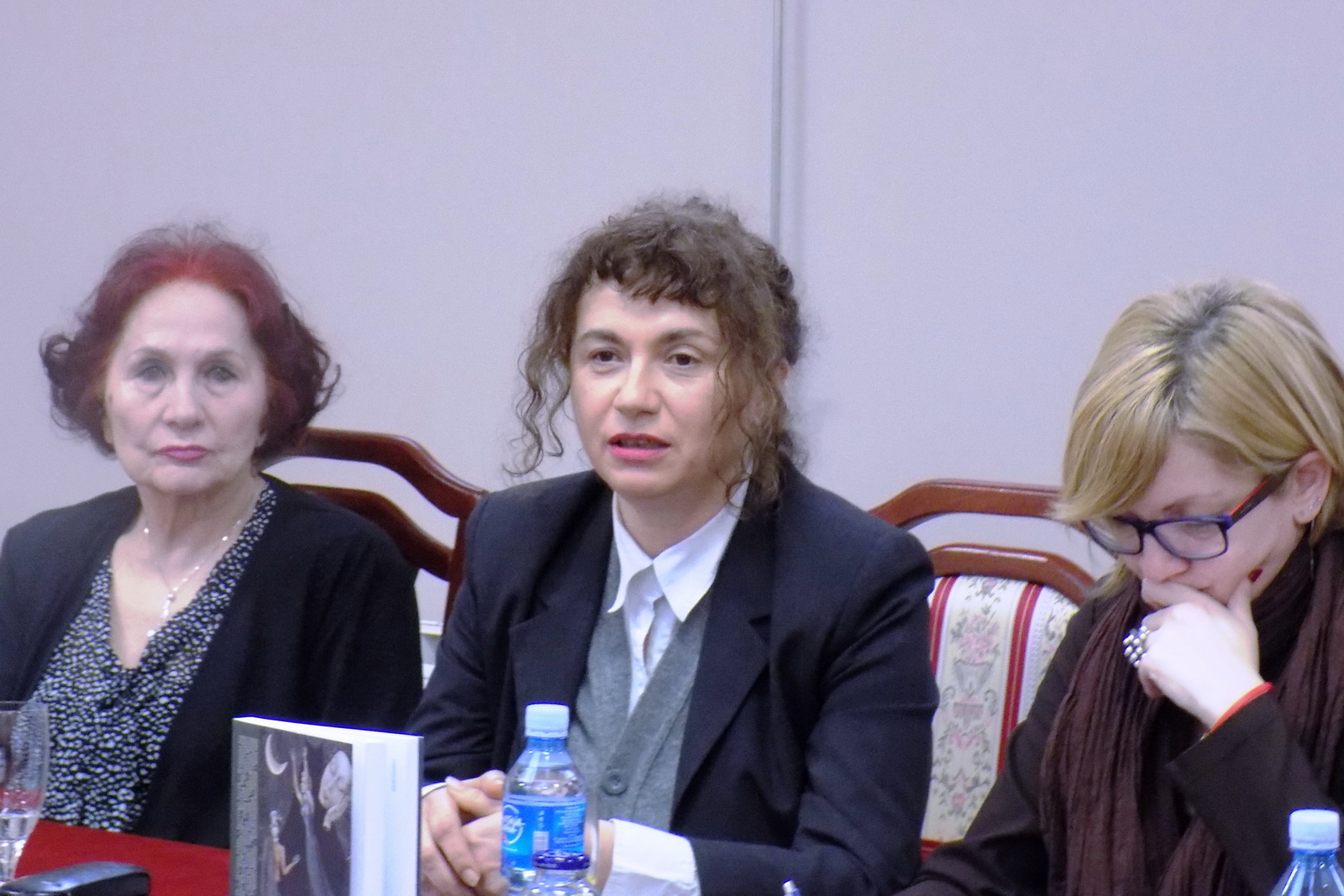 У Скупштини Војводине одржан округли сто: “Иницијатива Женска читанка”