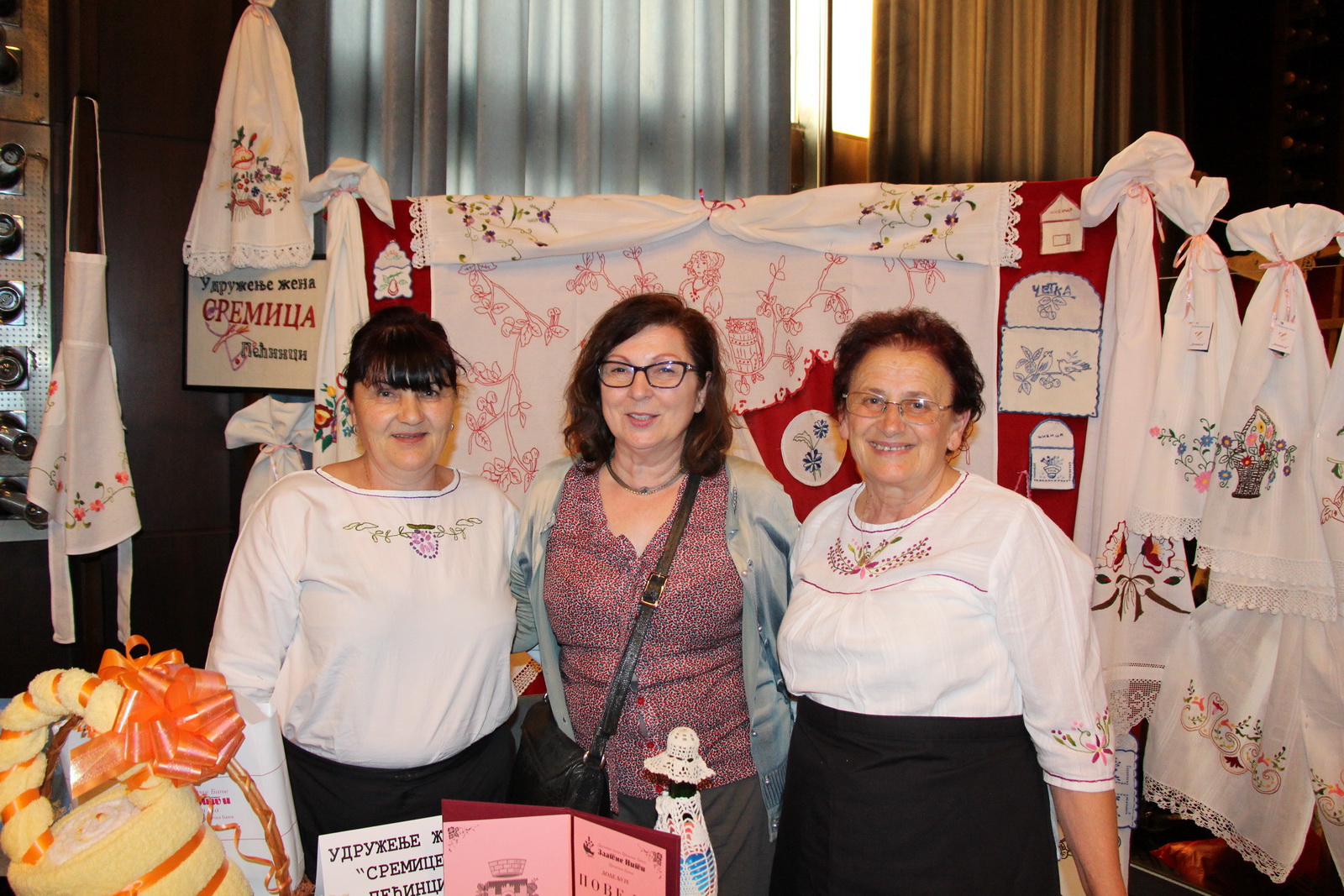 На  Сајму народног стваралаштва у Врњачкој Бањи учествовало 42 удружење жена из Војводине