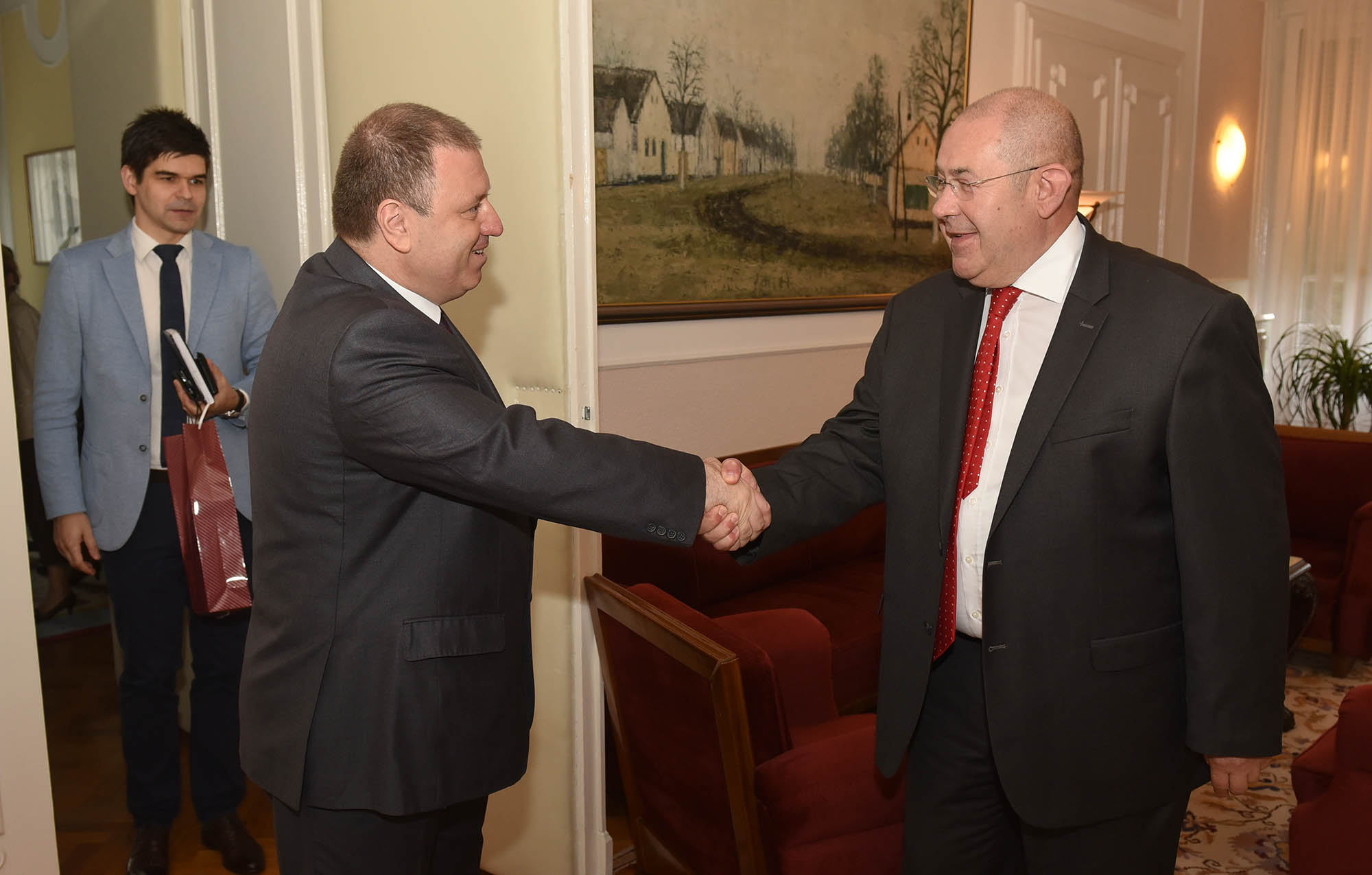 Председник Пастор разговарао са румунским амбасадором Данијелом Бануом