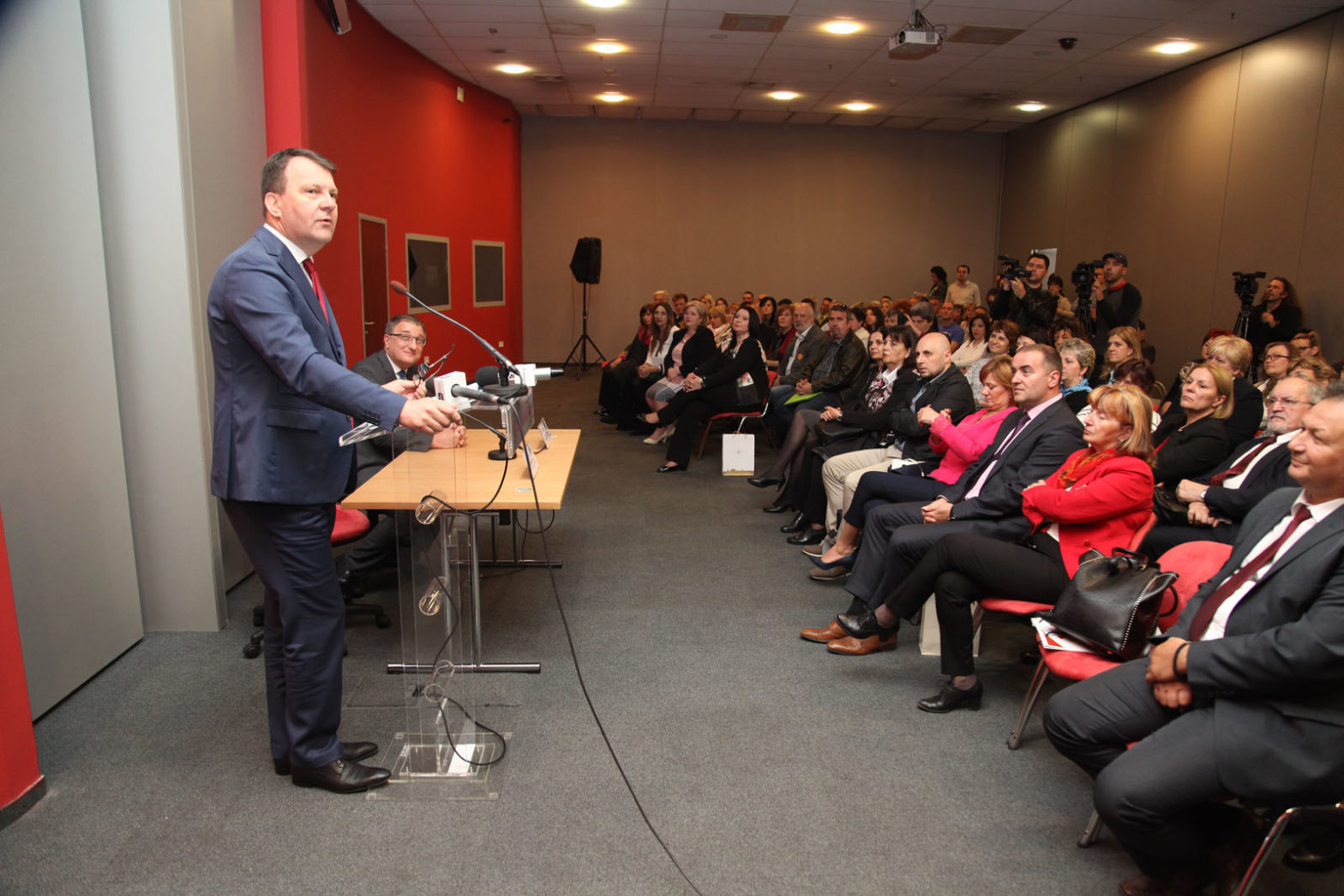 08052017_Mirovic_Njilas_ugovori 01