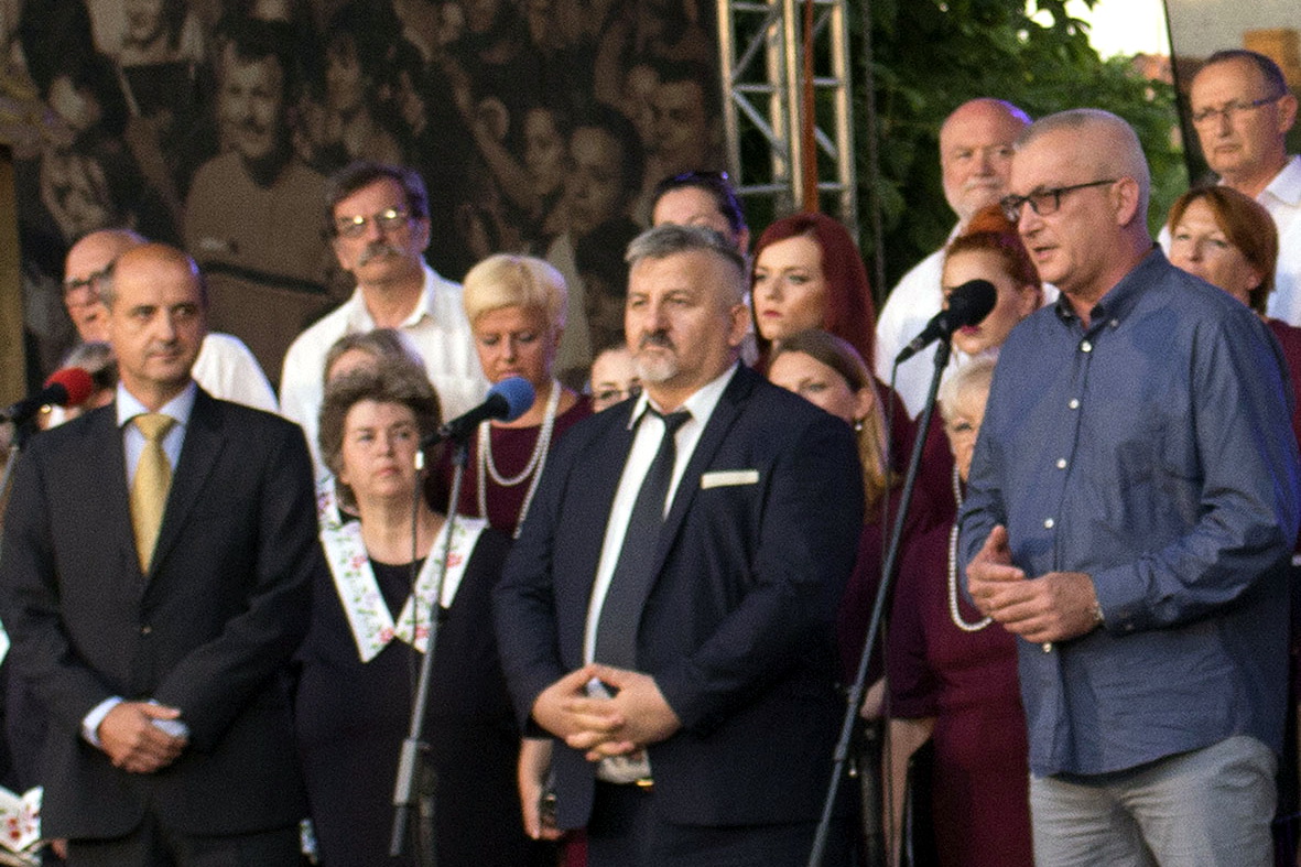 Кузмановић отворио 56. фестивал „Црвена ружа“