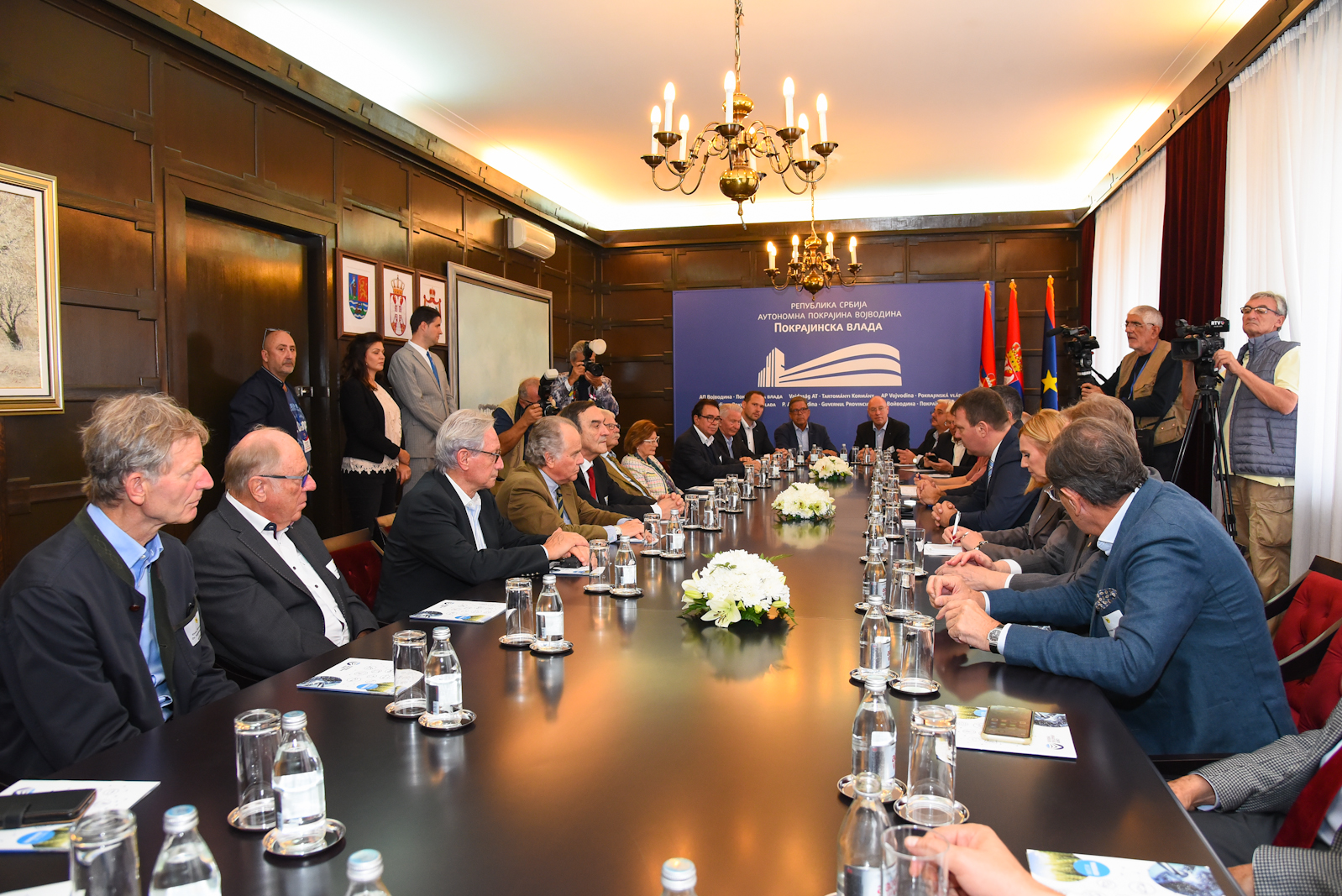 Predsednik Mirović primio delegaciju konzularnog kora Baden-Virtemberga (9)