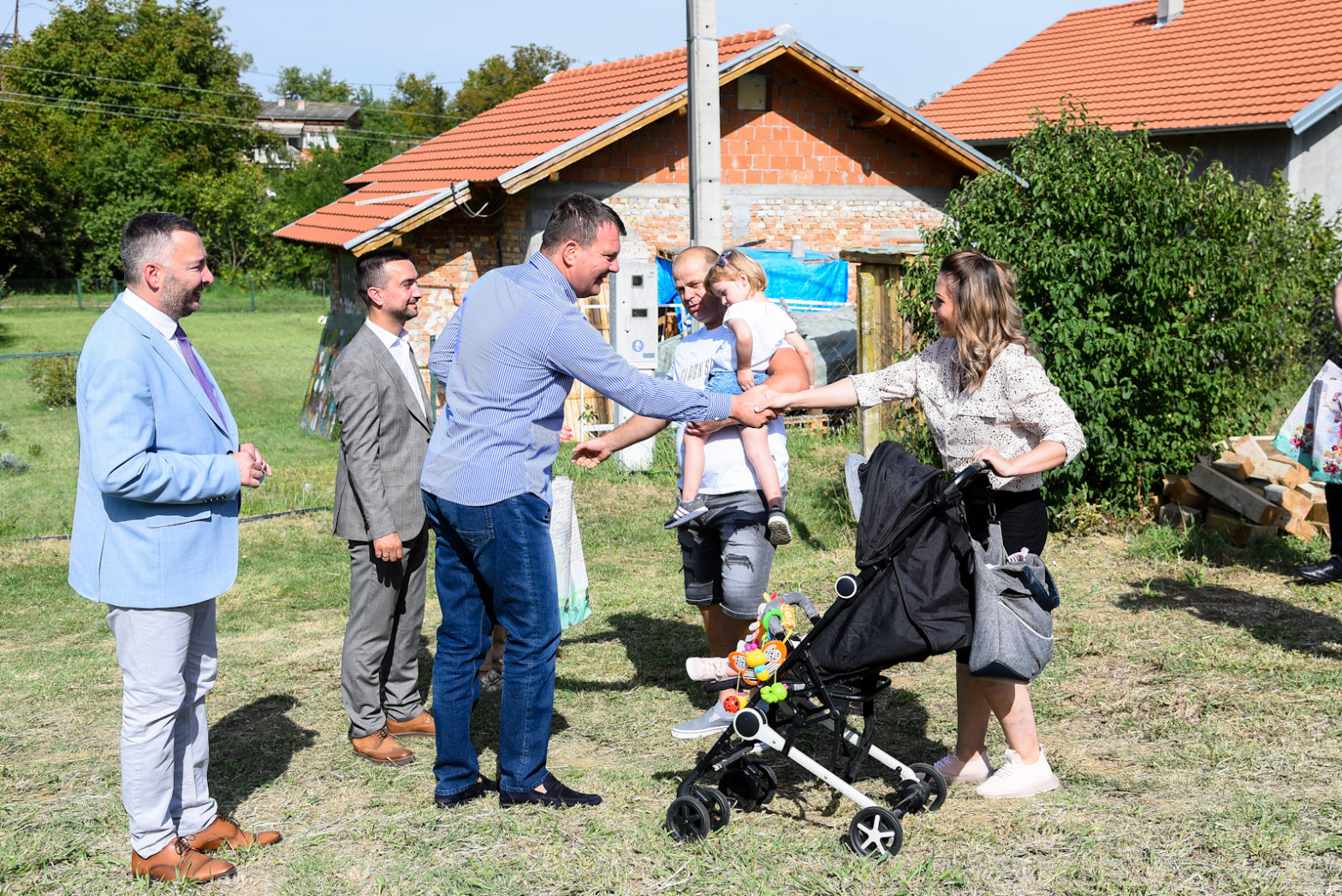 Isporuka gradjevinksog materijala za raseljene porodice (5)