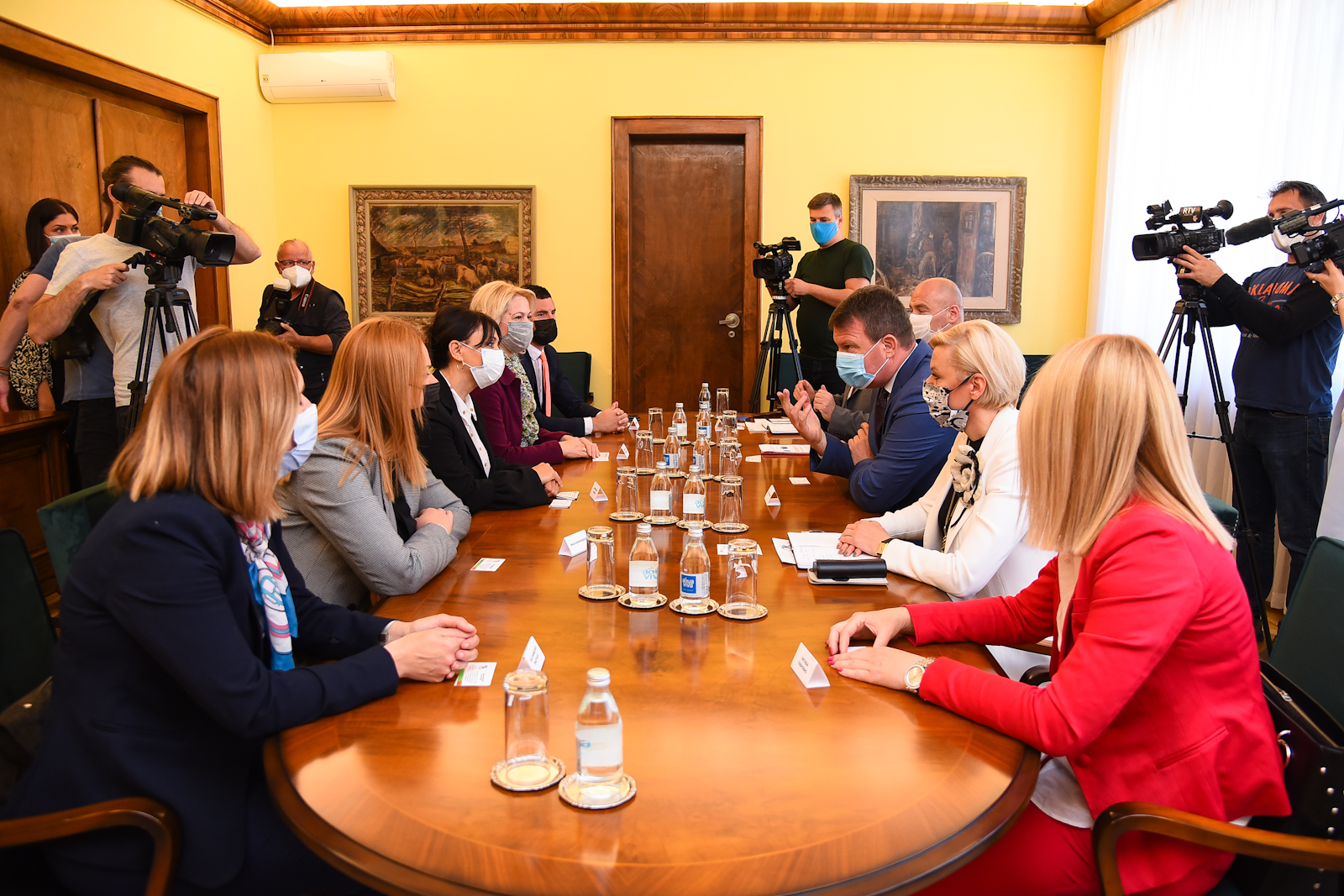 Mirovic i delegacija poslanika Crne Gore (5)