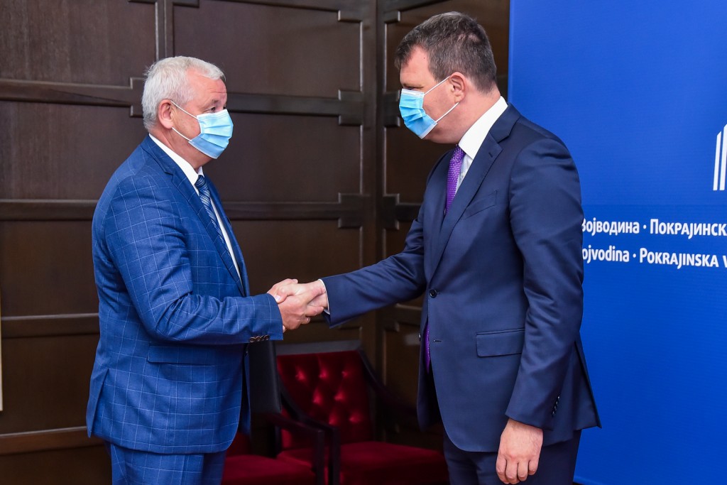 Мировић и министар индустрије Белорусије Пархомчик о проширивању сарадње