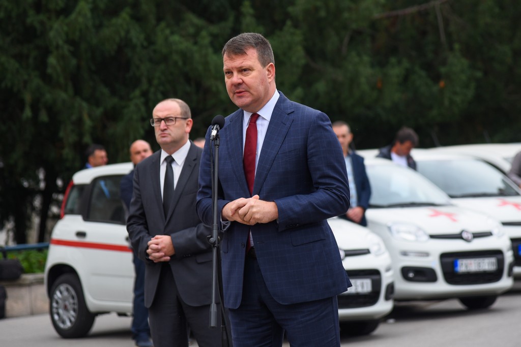 Мировић: Обезбедили смо 32 нова возила за потребе болница и домова здравља у Војводини