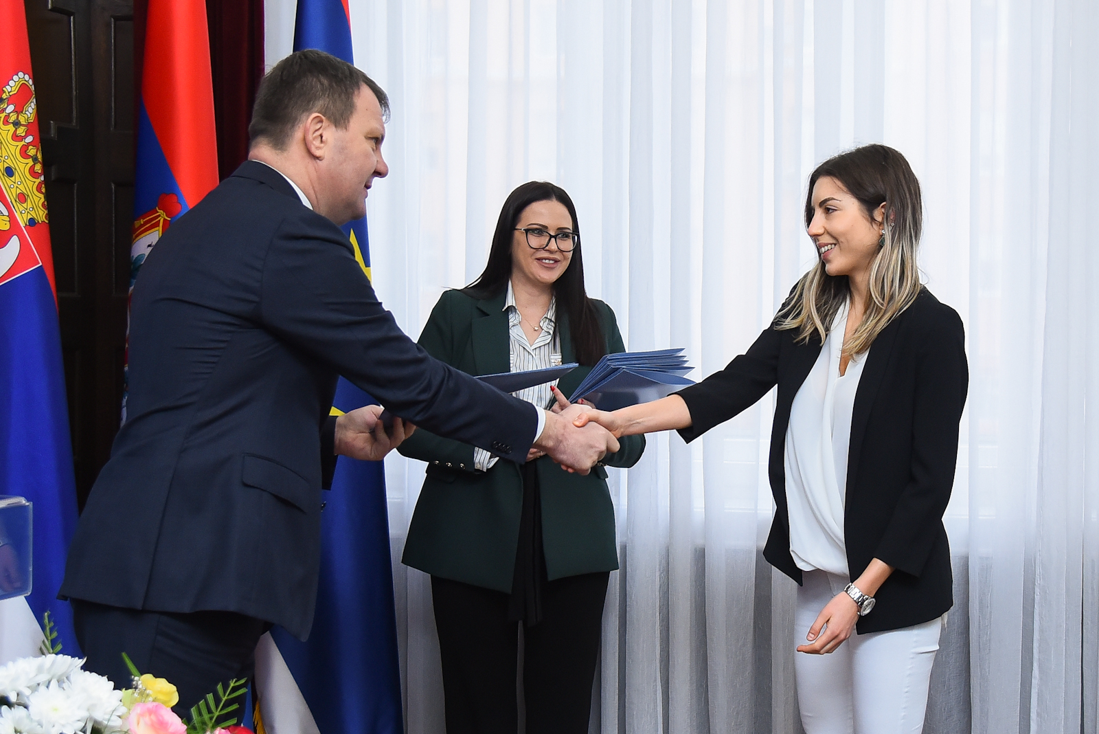 За најбоље дипломиране студенте плаћена стручна пракса у покрајинским институцијамa