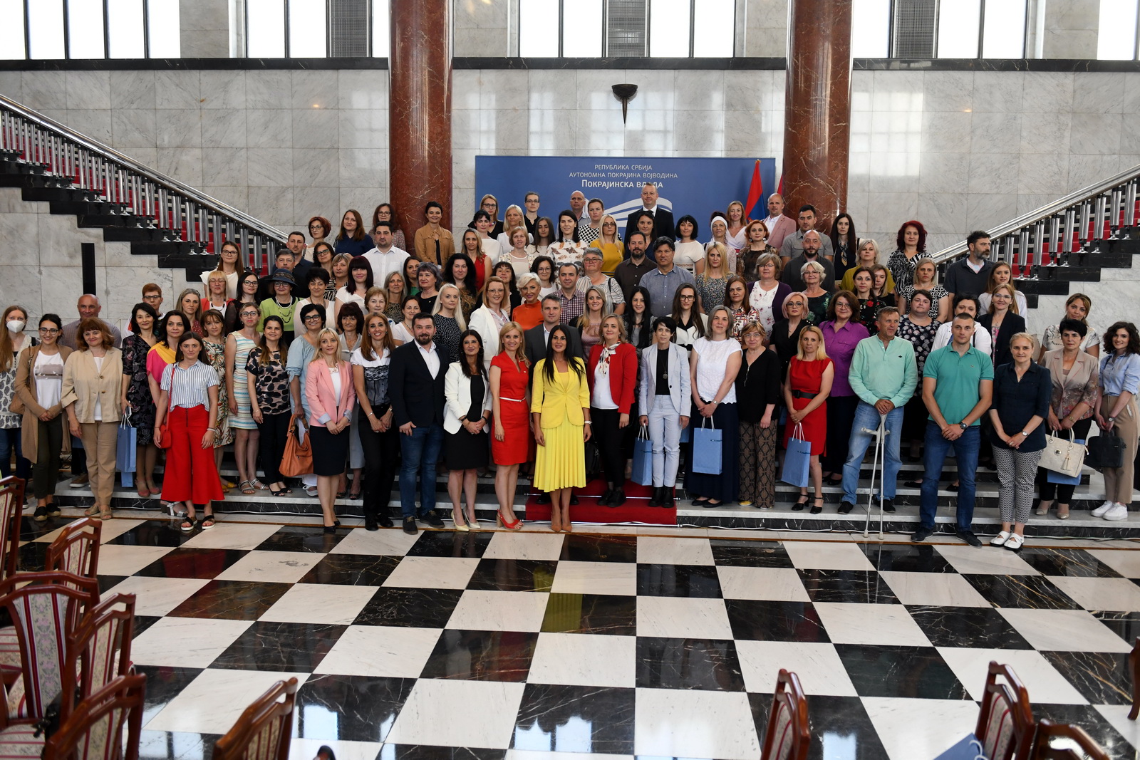 Покрајина наградила најуспешније учеснике у пројекту „За чистије и зеленије школе у Војводини“