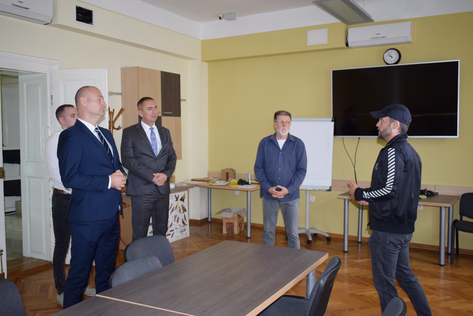 Секретар Иванишевић са члановима Покрета горана Војводине разговарао о програму „За чистије и зеленије школе Војводине“