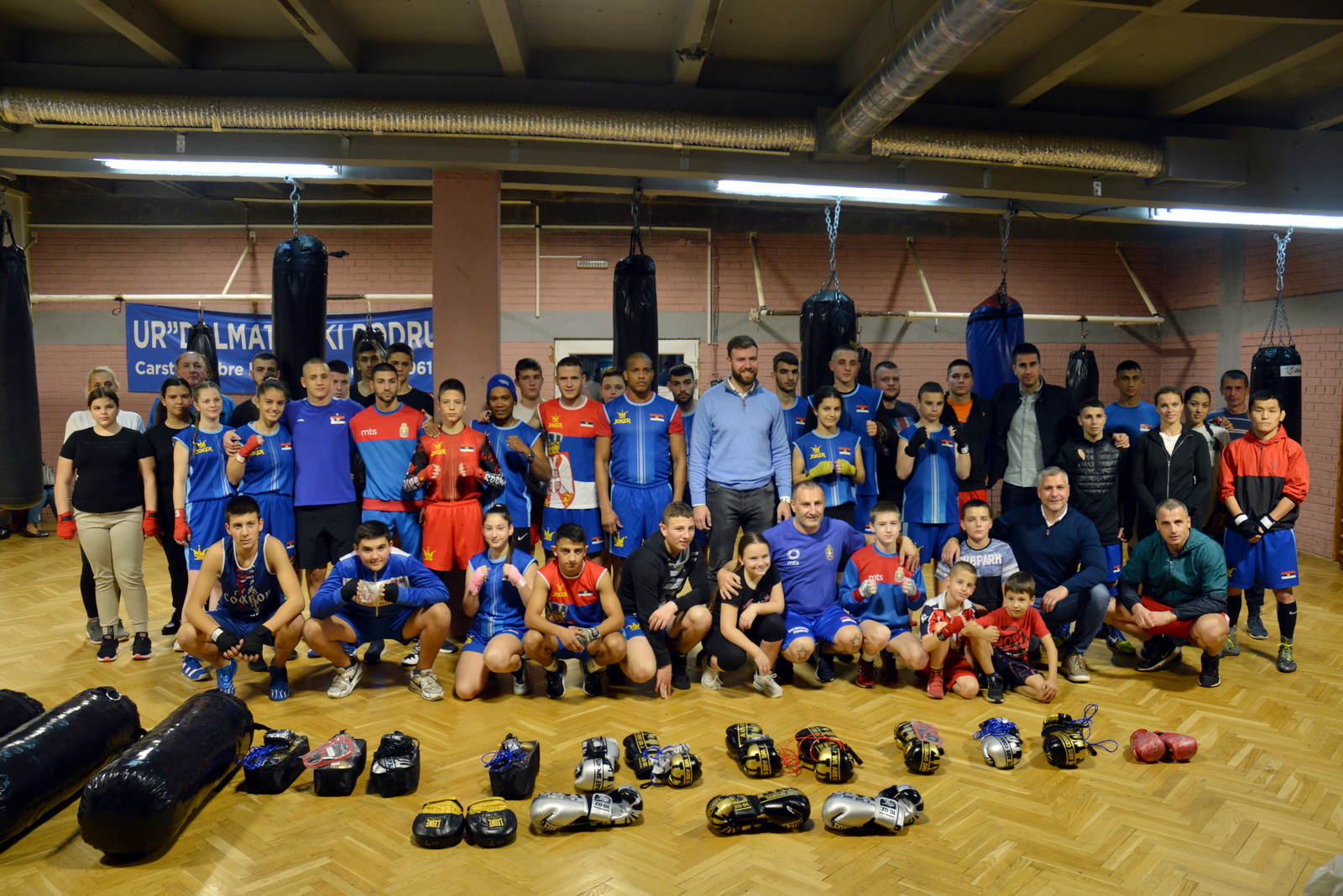 Нова опрема за сомборске боксере