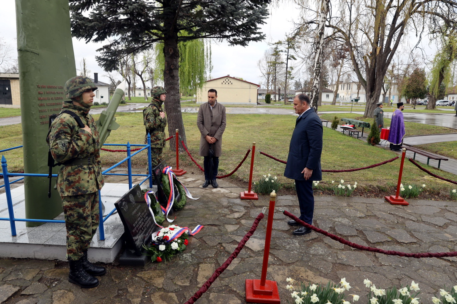 Потпредседник Ћурчић положио венац на спомен-обележје страдалима у НАТО агресији