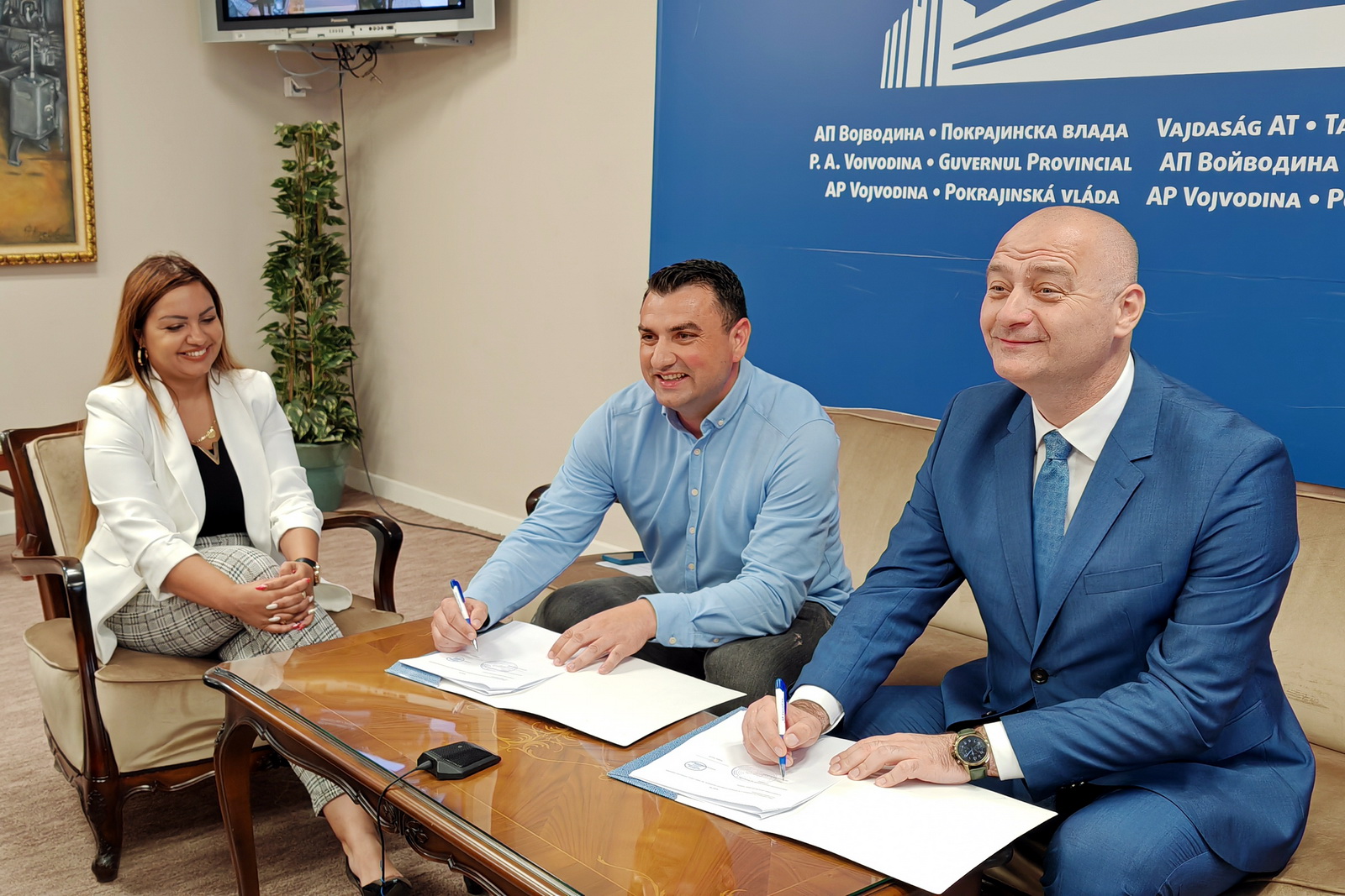 Секретар Иванишевић потписао протокол о сарадњи са Удружењем „Ромски бизнис клуб“